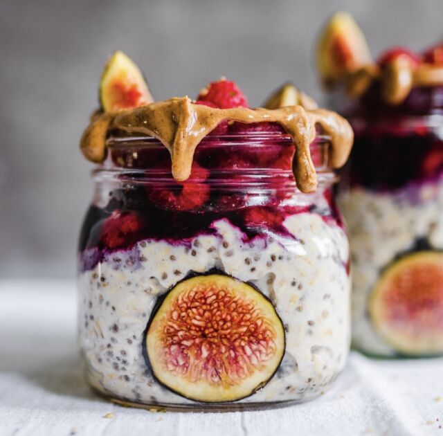 Start your day on the right foot with this delicious and nutritious breakfast recipe! Our Simple Berry & Manba Overnight Oats is made with old fashioned oats, unsweetened plant based milk, soy or coconut yogurt, chia seeds, and a touch of maple syrup for sweetness. 

Try it out and let us know what you think! 🍓🥜🍁

👩🏽‍🍳Ingredients (Serves 4)

✔2 cups old fashioned oats
✔2 cups unsweetened plant based milk
✔1/2 cup soy or coconut yogurt
✔4 tbsp chia seeds
✔1-2 tbsp maple syrup (optional)
✔2 cups frozen berries
✔1/2 cup fresh berries
✔2 figs
✔4 tbsp Manba creamy peanut butter

👨🏽‍🍳Steps

✔Add oats, milk, yogurt, chia seeds and maple syrup (if using) to a large bowl. 
✔Mix using a spatula. 
✔Transfer to a glass container, cover and refrigerate overnight.
✔The next day, melt your frozen berries in the microwave. Set aside.
✔Assemble your breakfast by dividing the overnight oats among 4 jars or 4 bowls. 

Note: if the oat mixture is too thick for your preference, just add a bit more milk.
Top with thawed berries, fresh berries, quartered figs and Manba. Enjoy.

Recipe & photo by @muriellebanackissa

#plantbased #FunBreakfastIdeas #chiaseedpudding #vegan #breakfast #allnatural #peanutbutter #healthyeating #PeanutButterLover #peanutbutterrecipes